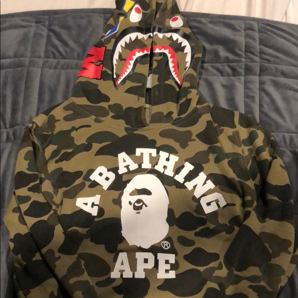 100% authentic BAPE shark hoodie kids Size M